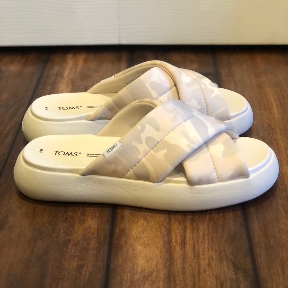 Toms Sandals Women’s Alpargata Camo Mallow Crossover Slides Size 8